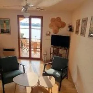 Maison Unique Au Bord De L'eau Sur L'ile De La Marina *