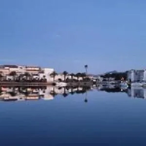 Maison Unique Au Bord De L'eau Sur L'ile De La Marina * Saint-Cyprien (Pyrenees-Orientales)