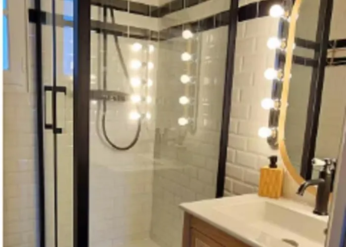 Maison Unique Au Bord De L'eau Sur L'ile De La Marina Saint-Cyprien (Pyrenees-Orientales)